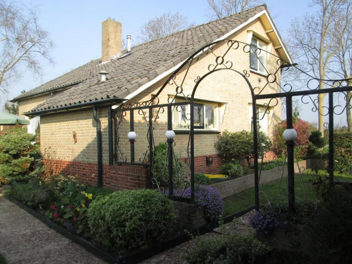B&B Elbahof, Goed En Goedkoop! Hem Exterior foto